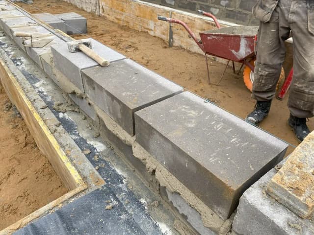 Jaka zaprawa do bloczków betonowych fundamentowych? Wybierz najlepszą i uniknij błędów! Jaka zaprawa do bloczków betonowych fundamentowych? Wybierz najlepszą i uniknij błędów!