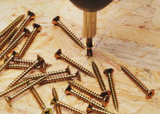 Jakie wkręty do płyty OSB 12 mm wybrać, aby uniknąć błędów w montażu? Jakie wkręty do płyty OSB 12 mm wybrać, aby uniknąć błędów w montażu?
